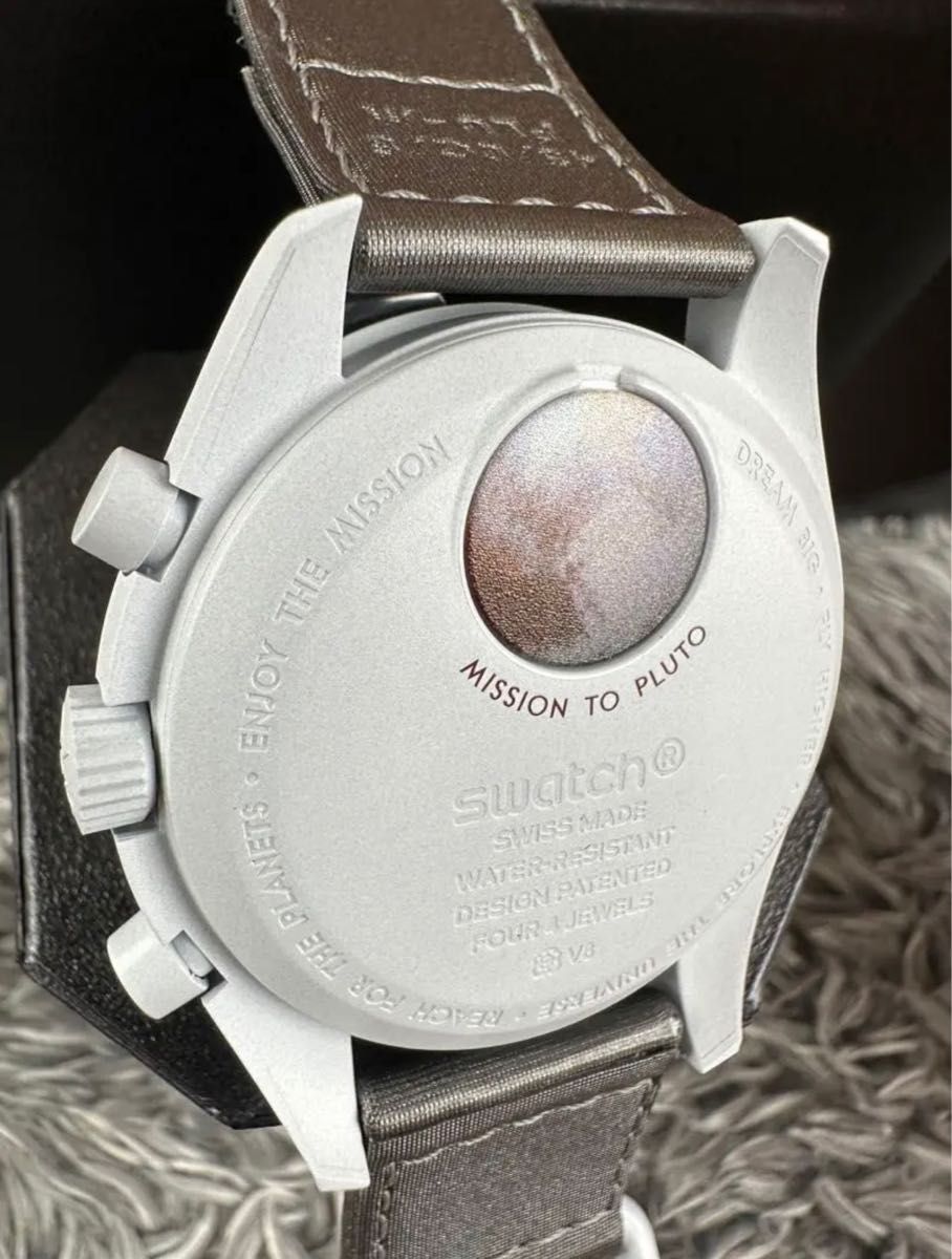 OMEGA × Swatch MISSION TO PLUTO クロノグラフ