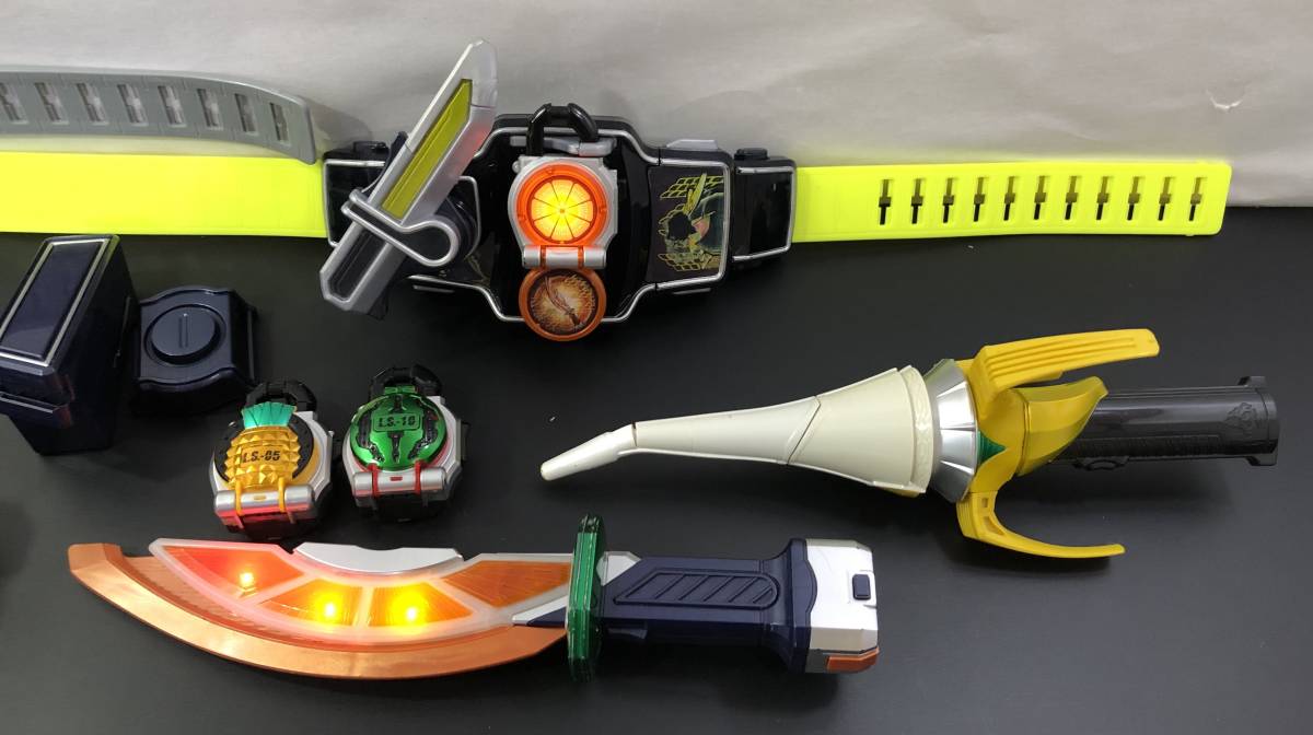 19W 1円～ ジャンク 仮面ライダー 変身ベルト 武器 他 まとめて セット フォーゼ 鎧武 バース 電王 他_画像7