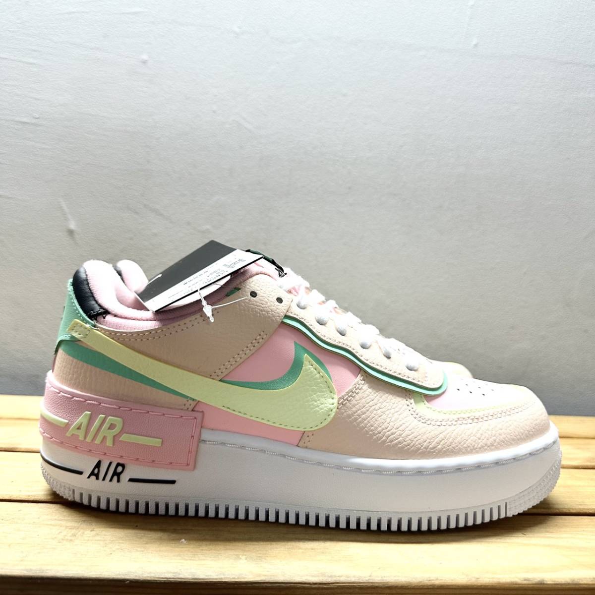 極美品 未使用タグ付 箱有 NIKE W AIR FORCE 1 SHADOW ナイキ AF1 シャドウ 厚底 スニーカー 25.5cm  cu8591-601