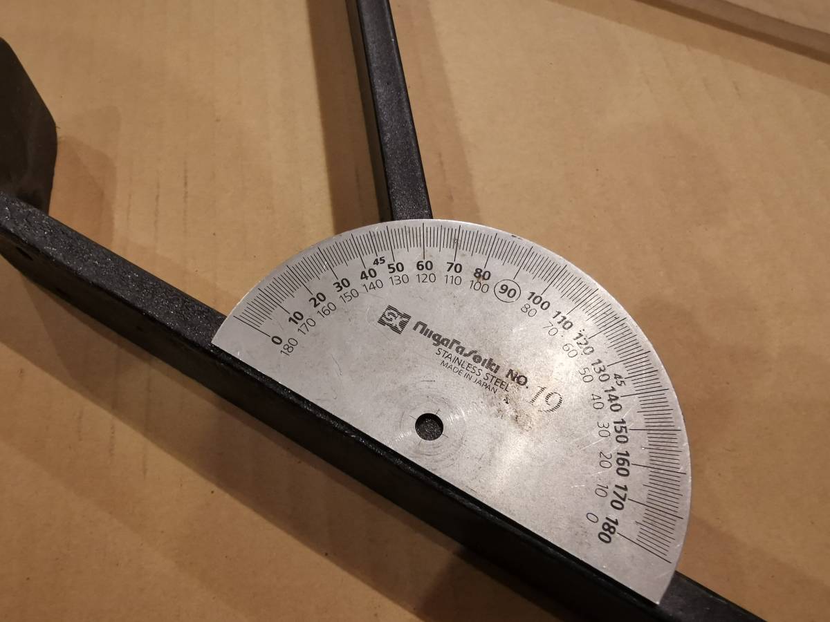 腰壁 38° 幅910mm 階段手摺 天板に木材設置用ビス穴有 アイアン手すり シンプル フラットバー 住居 店舗 インテリア 腰壁 38° 幅910mm 階段手摺 天板に木材設置用ビス穴有 アイアン手すり シンプル フラットバー 住居 店舗 インテリア