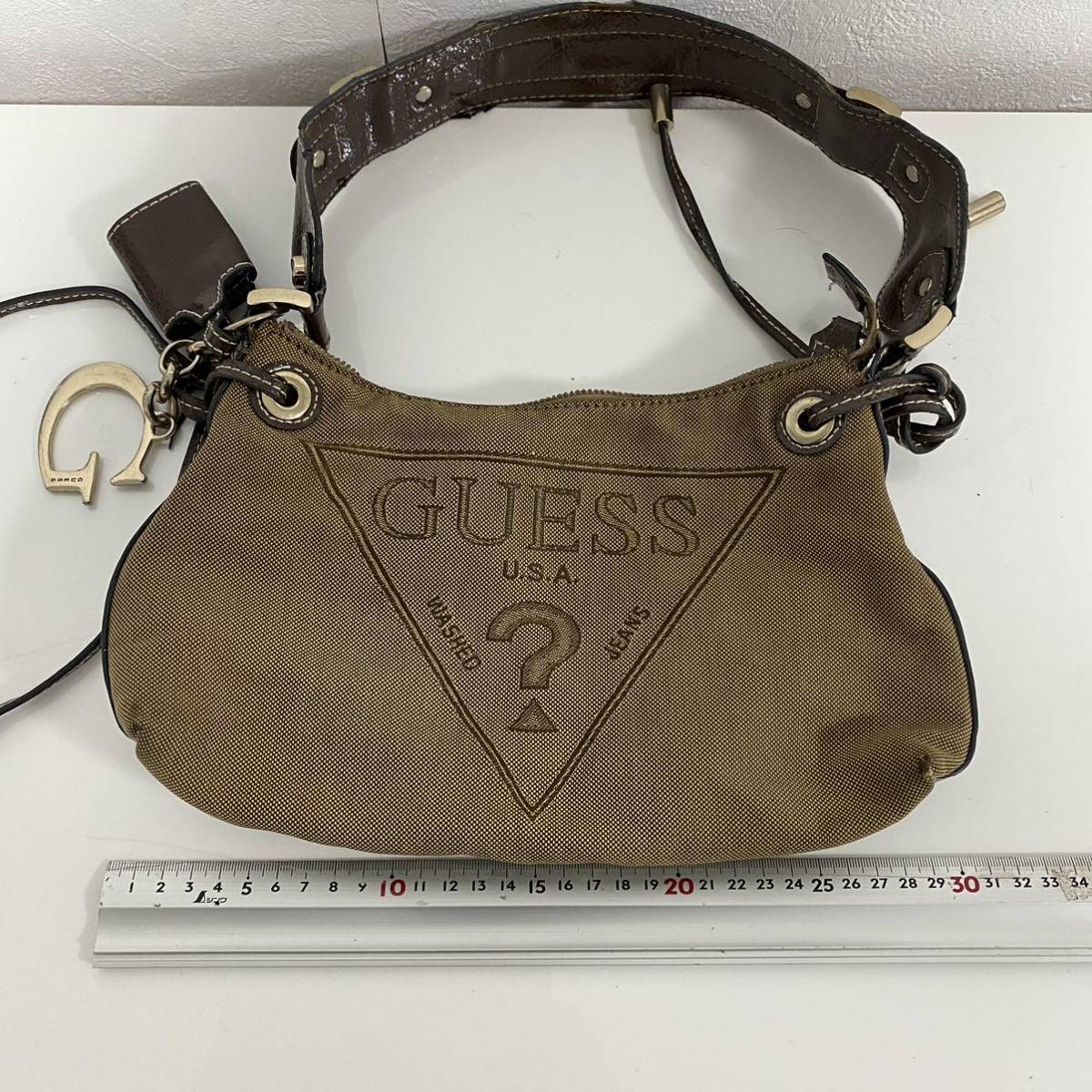 １円スタート/GUESS /ショルダーバッグ /ブランドバック/セカンドバック/ブランドカバン/_画像1