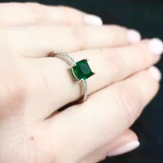  new goods 10 number AAA+ CZ emerald ring square silver high quality diamond ring . approximately ring present emerald free shipping 