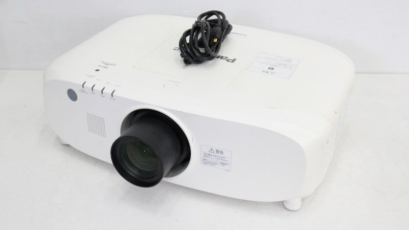 Panasonic 5400lm プロジェクター■PT-EZ580J 中古 ランプ使用時間64/2567時間【訳あり・ジャンク品】の画像1