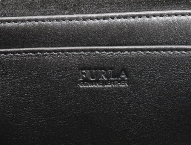 2310-32 フルラ ショルダーバッグ チェーンバッグ 未使用 FURLA レザー製 ブラック 金金具_画像3