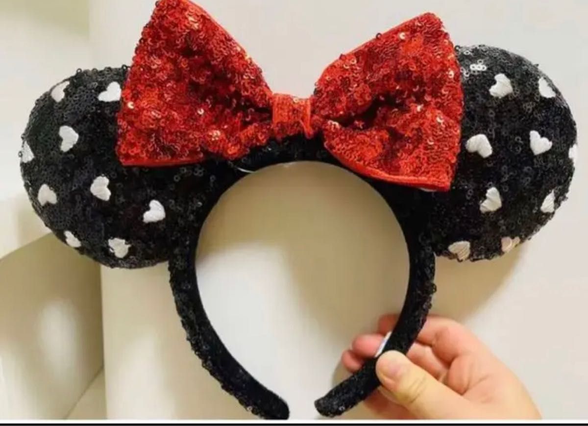 Disney - 新作♡ ミニー カチューシャ ハート 黒 スパンコール