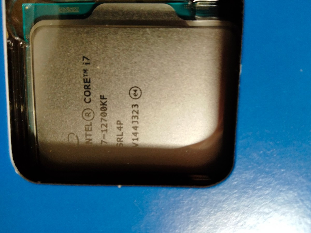 てなグッズや 【新品】intel core LGA1700 12700KF i7 Core i7