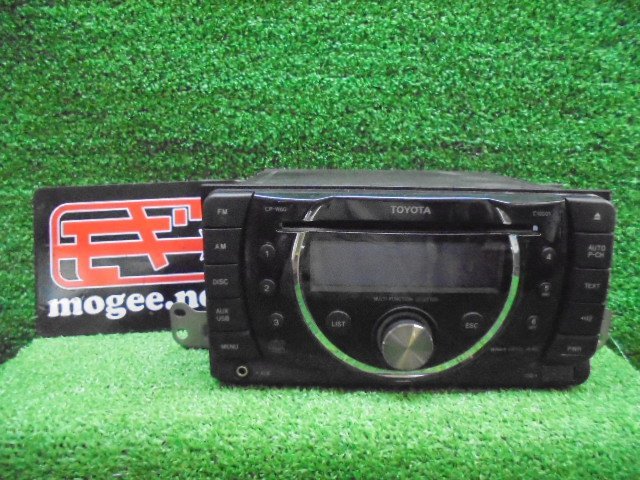 9EV1081 ID2)) トヨタ ヴォクシー ZRR70W/ZRR75W 後期型 Z 純正 CDオーディオデッキ CD-W60_画像1