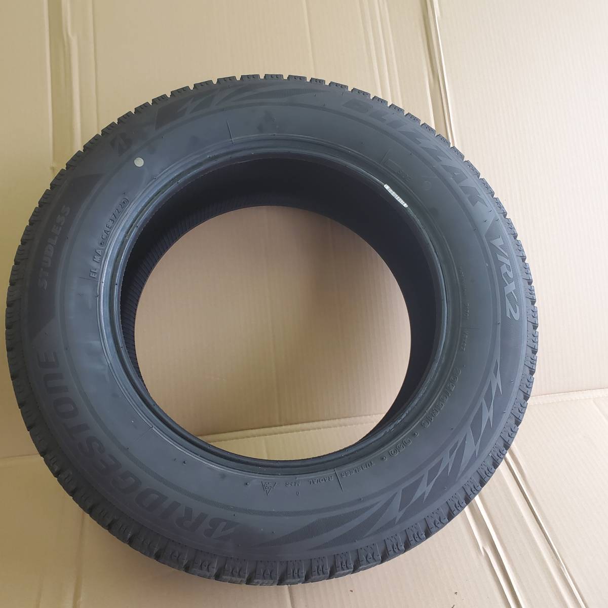 BRIDGESTONE 中古ブリザックVRX2 205/65R16　１本　２０２２年製です_画像1