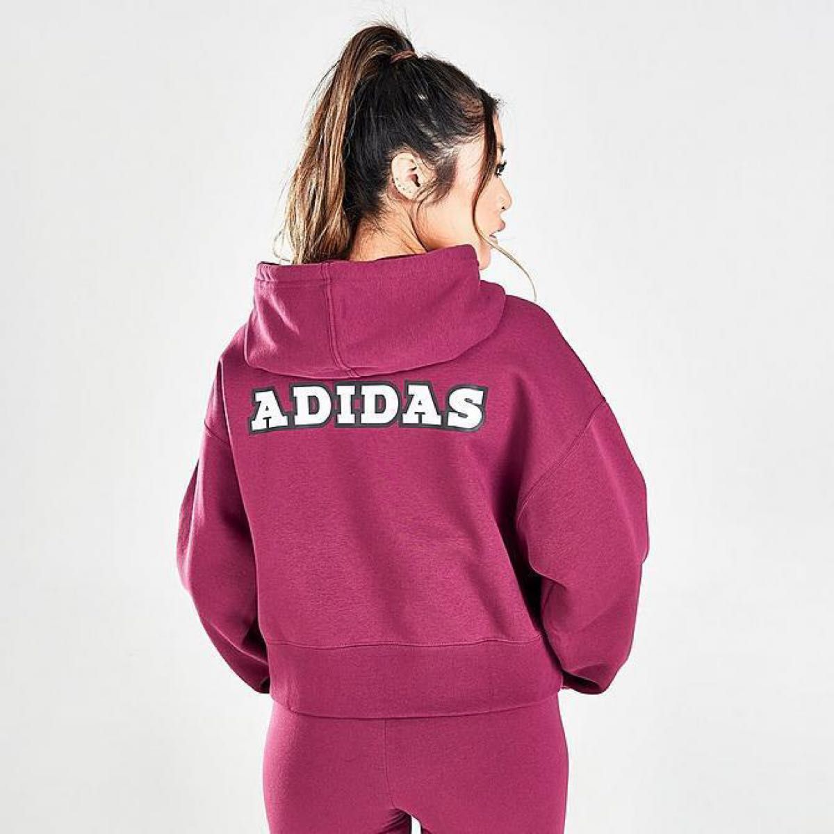 adidas パーカー　新品未使用タグ付き　アディダスオリジナルス　ショート丈　ロゴ　レディース　Lサイズ　フーディー　訳あり