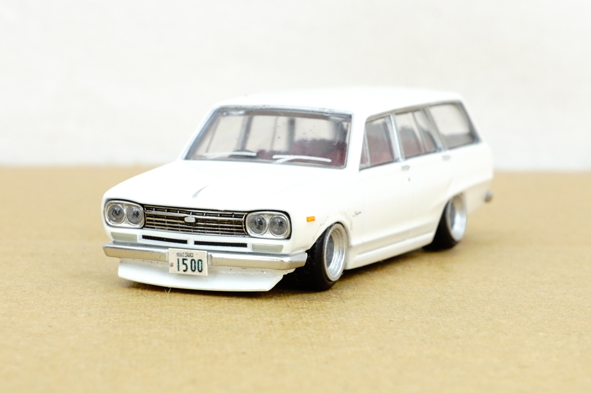 トミカ リミテッドヴィンテージ ニッサン スカイライン バン LV-50a 改
