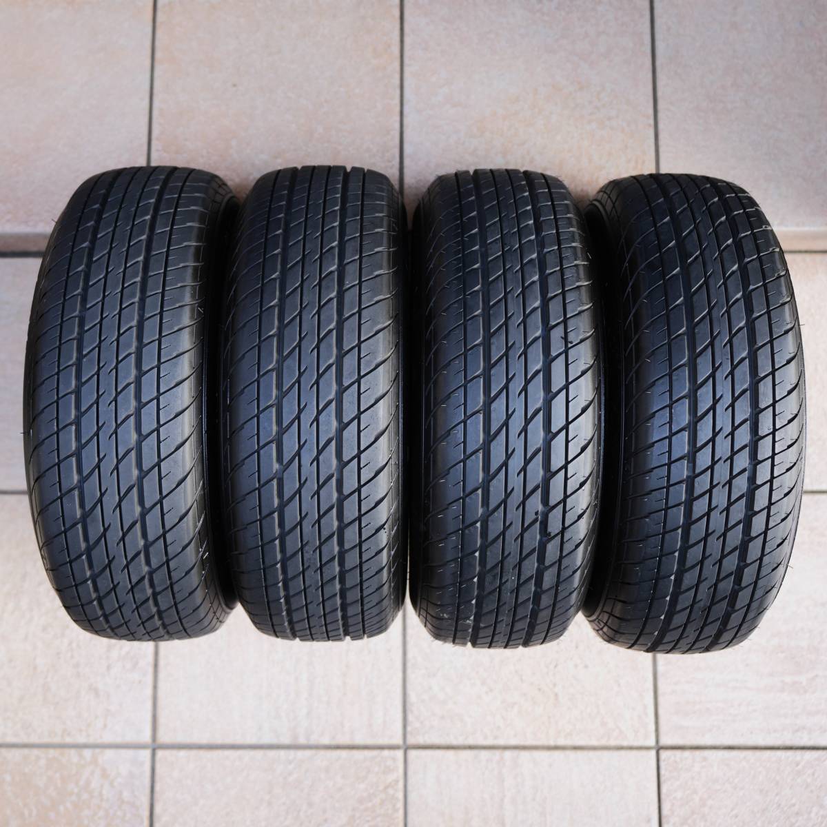 ほぼ新品 DUNLOP ローバーミニ用 ダンロップタイヤ LE MANS J-CINQ 165