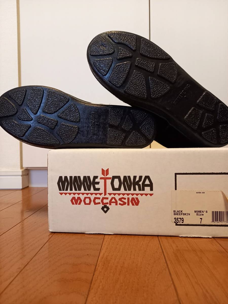 [未使用] MINNETONKA ミネトンカ　ムートン シープスキン ショートブーツ　7　ブラック スエード_画像2