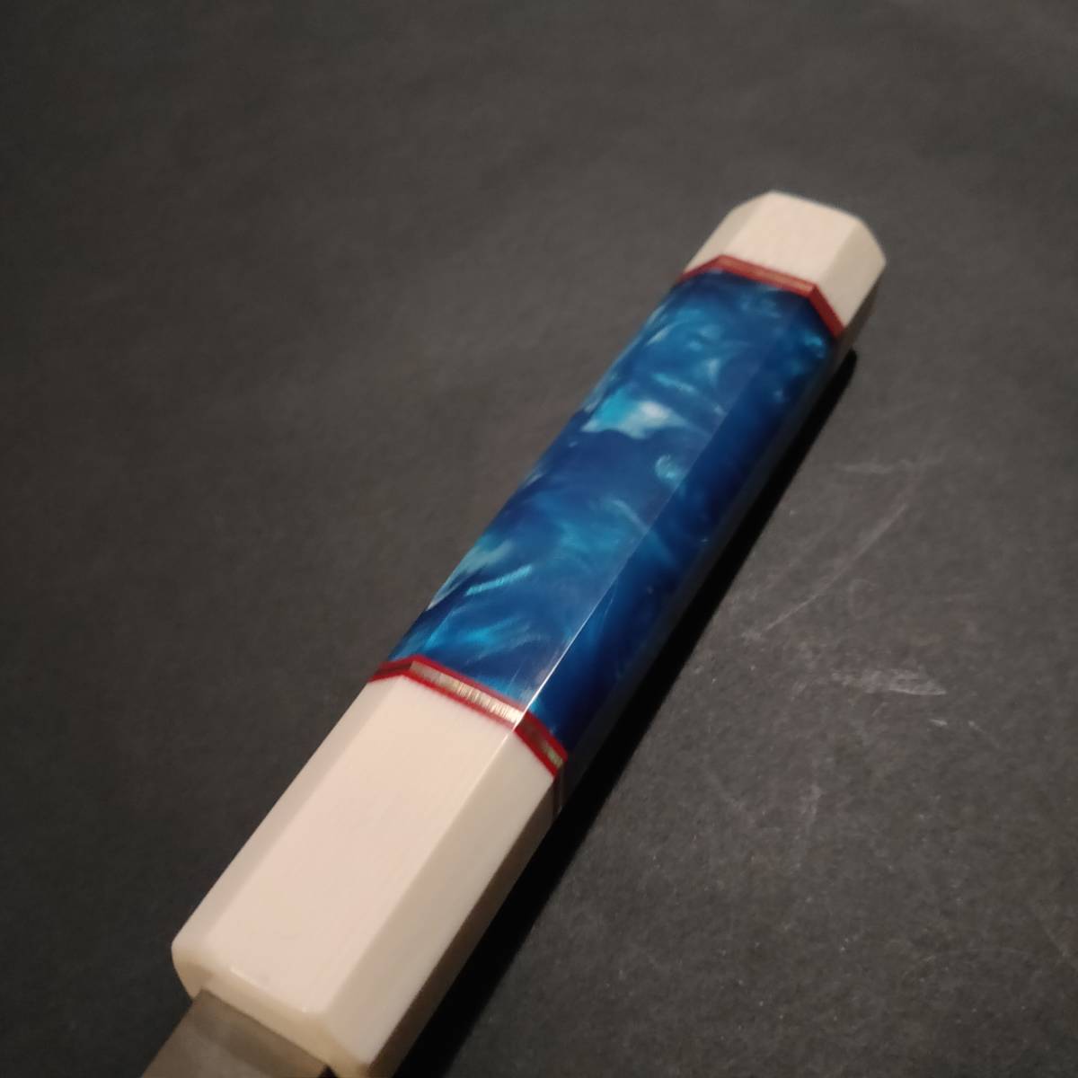 新品】ステン本焼V金10号先丸柳刃包丁270mm モダンブルーレジン八角柄