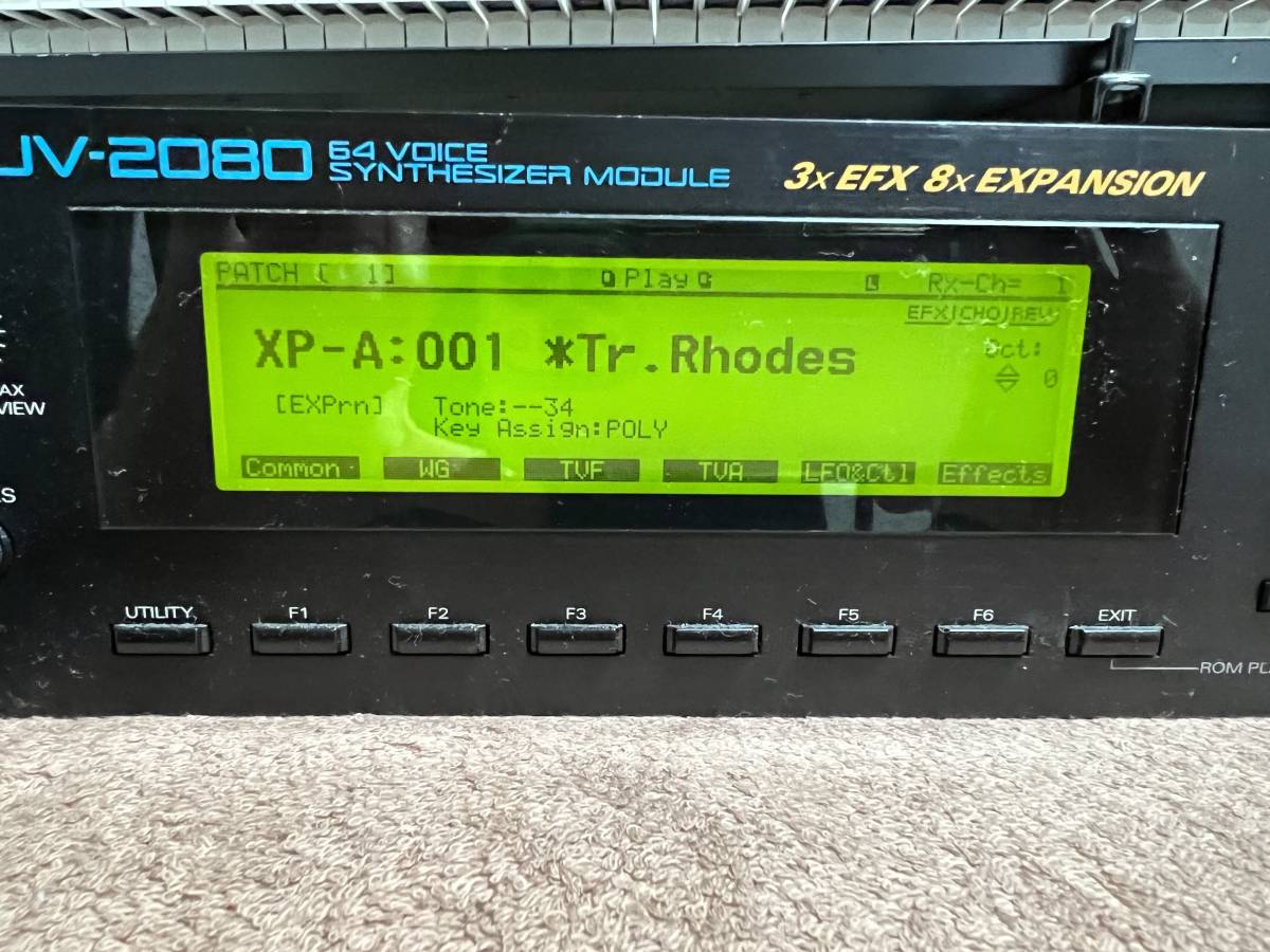 Roland JV-2080【動作品・エキバン１枚付き】_画像3