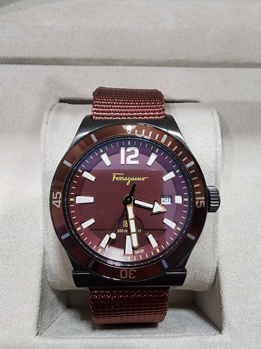 【新品・未使用】サルヴァトーレフェラガモ 腕時計 1898 レッド FF3220015　Salvatore Ferragamo
