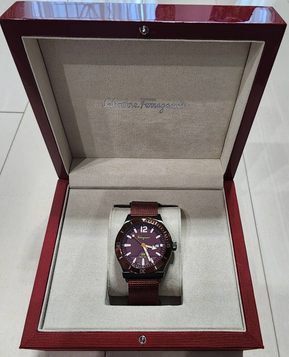 【新品・未使用】サルヴァトーレフェラガモ 腕時計 1898 レッド FF3220015　Salvatore Ferragamo_画像4