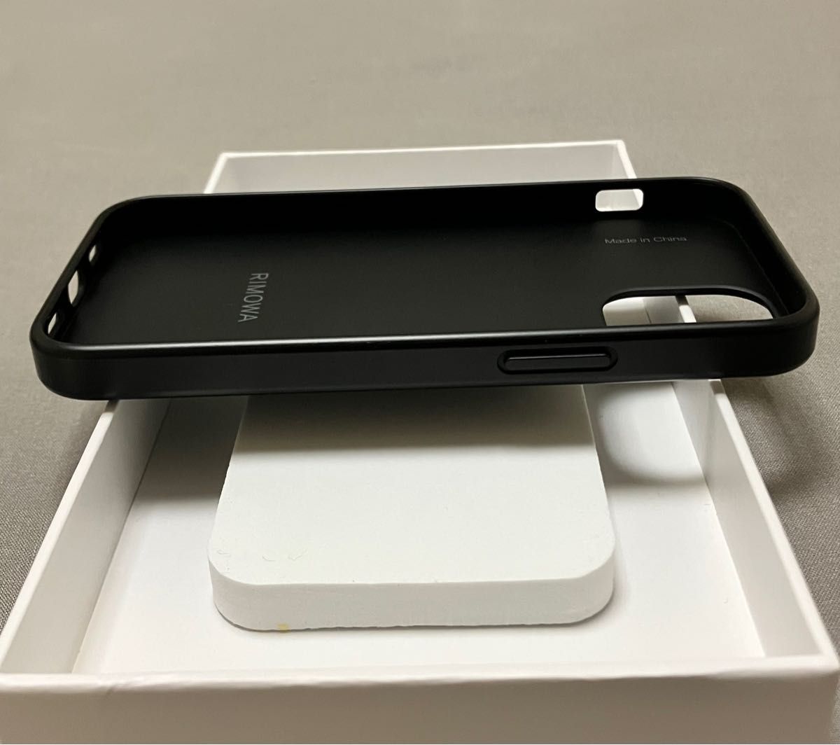 稀少品 RIMOWA リモワ iPhone 12miniケース 携帯ケース ブラック 稀少品 RIMOWA リモワ iPhone 12miniケース 携帯ケース ブラック