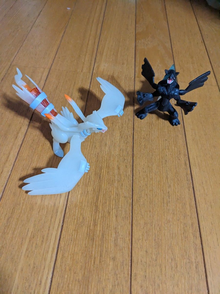 立体ポケモン図鑑 レシラム ゼクロ厶 フィギュア おまけに 立体ポケモン図鑑 レシラム ゼクロ厶 フィギュア おまけに