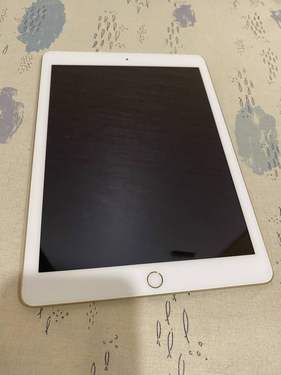 iPad 第５世代 32GB Wi-Fiモデル ゴールド【難あり】-