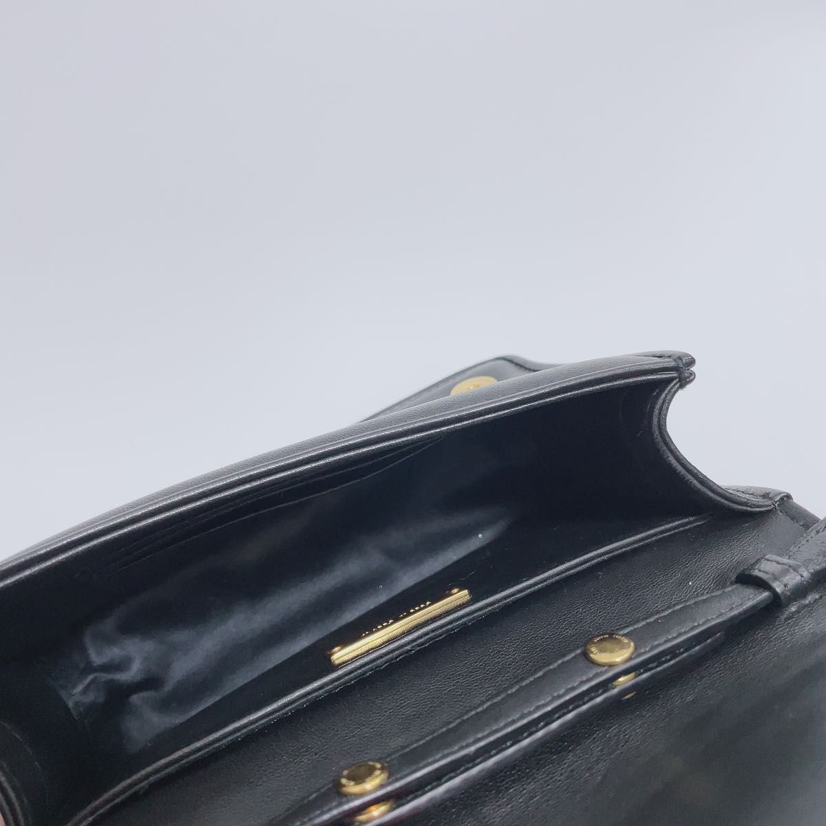 《人気》miumiu マテラッセ ショルダー バッグ ブラックNERO