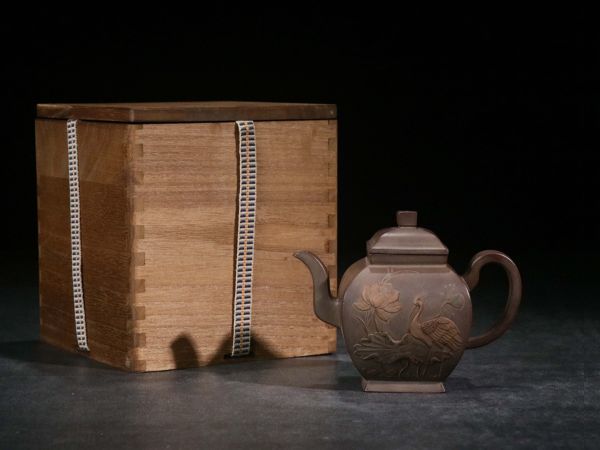 紫砂彫 泥絵紋紫砂方壺 荊渓史継長製銘 清時代」陶磁器 急須 茶道具 古