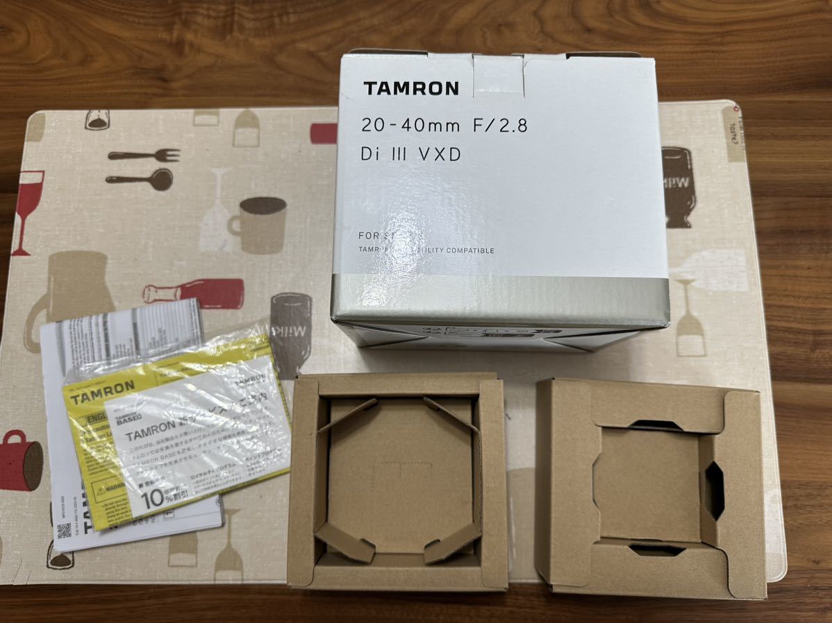 タムロン 20-40mm F/2.8 Di III VXD (Model A062) 元箱、マニュアル　取説、レンズありません_画像1