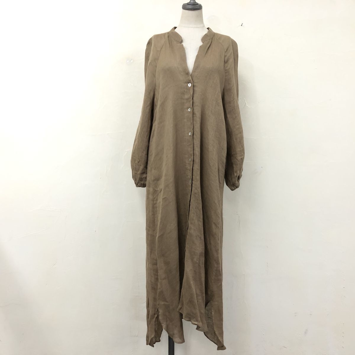 O629-O-N◆良品◆ ZARA ザラ シャツワンピース リネン ロング 開襟 スキッパー 長袖◆sizeXS ベージュ_画像2