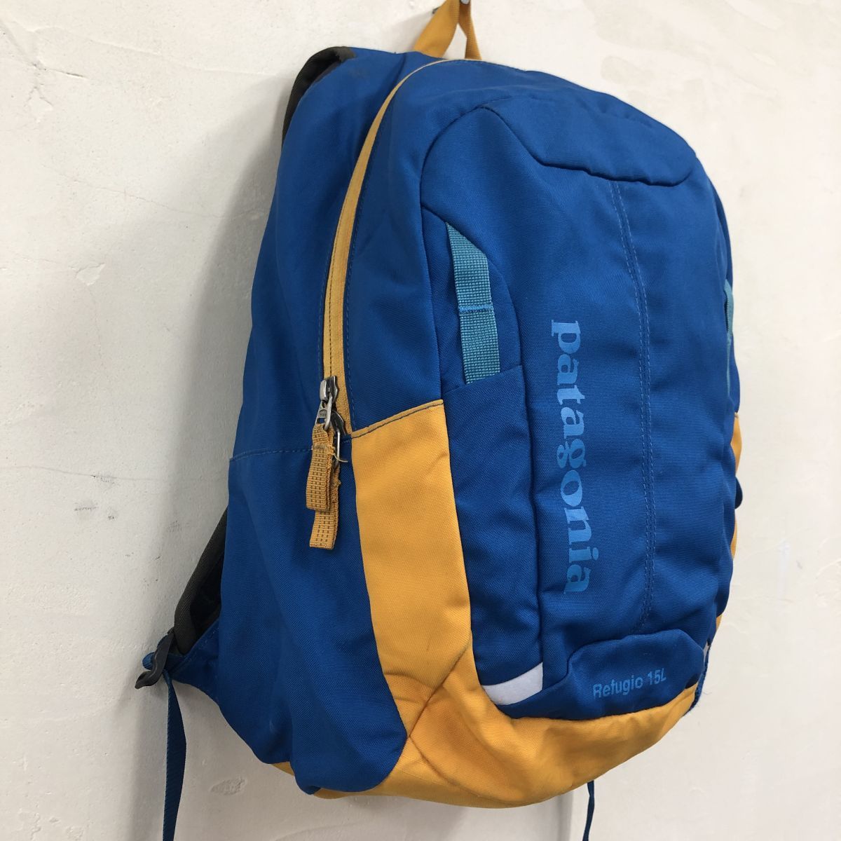 O972-K◆patagonia パタゴニア キッズリュック◆size15L ブルー 小ぶり 間口広く使い勝手抜群 軽量 アウトドア ジップ ポリエステル_画像2