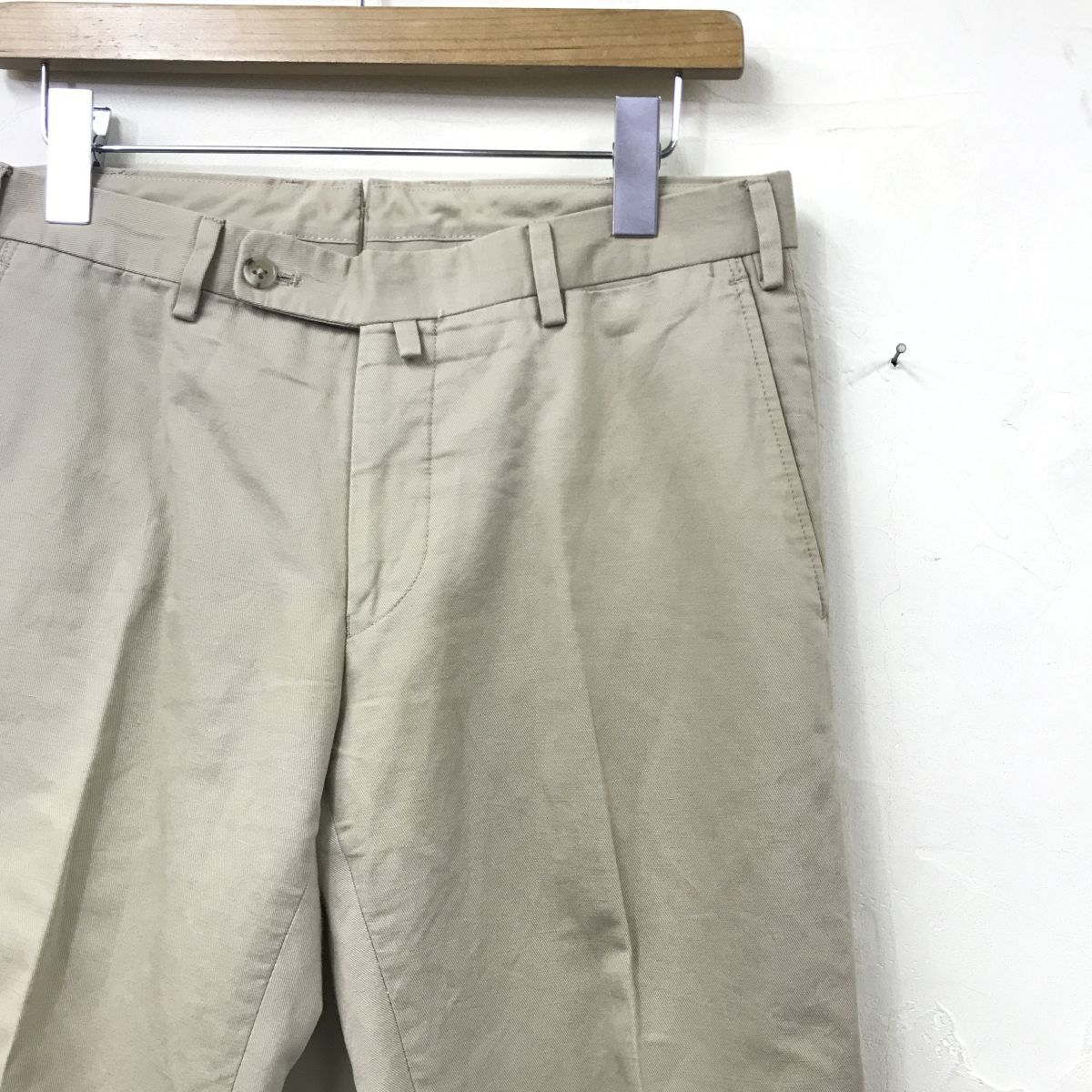 O2033-U◆UNITED ARROWS TOKYO ユナイテッドアローズ チノパンツ シンプル 無地 ナチュラル カジュアル ポケット有◆size46 ベージュ 綿_画像3