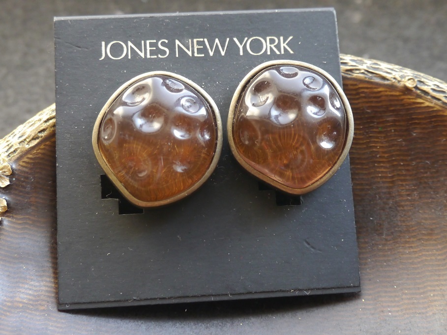 新品 JONES NEW YORK アンティーク調飴色ストーンイヤリング_画像3