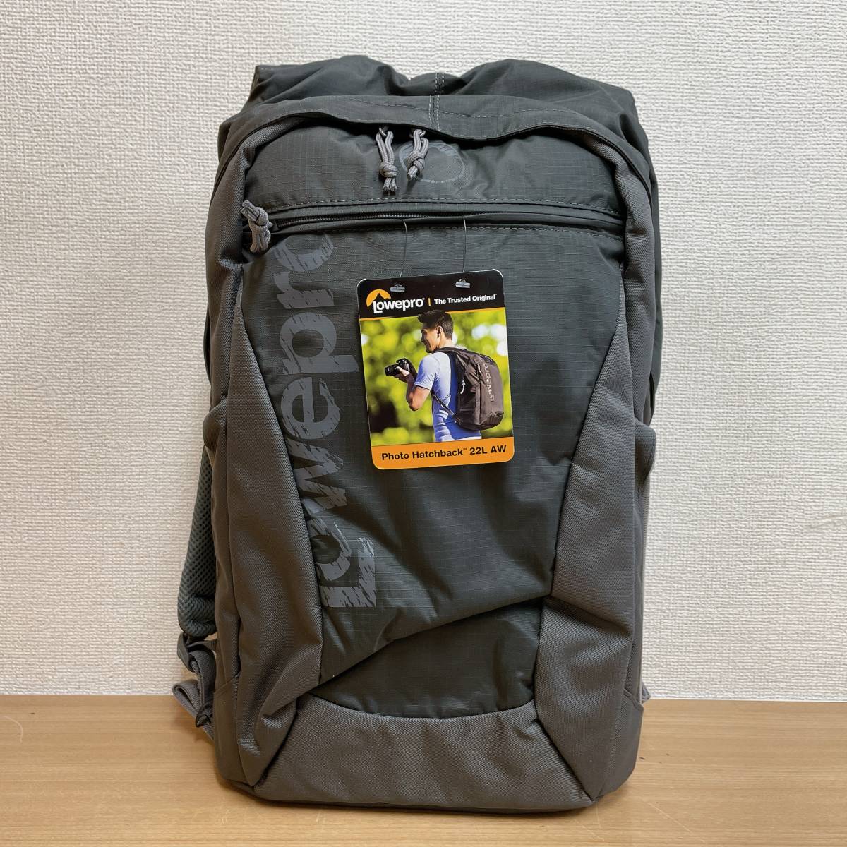 【Lowepro カメラリュック フォトハッチバッグ22L AW】 PCスペース有/グレー/リュックサック/趣味/S510-402 _画像1