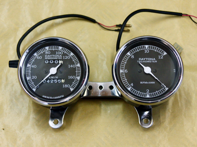 SR400 デイトナ 機械式LED タコメーターとスピードメーターのセット