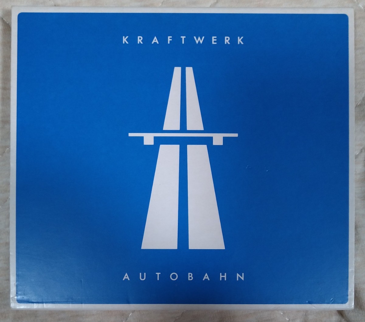 アウトバーン クラフトワーク 旧規格紙ケース付リマスター輸入盤中古CD KRAFTWERK autobahn 高速道路 大彗星 CDSTUMM303_画像1