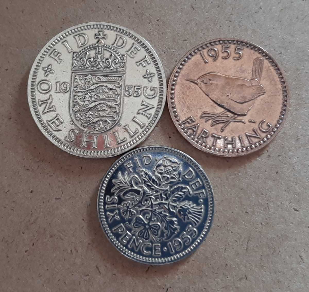 英国アンチークコイン3種類セント1. ラッキーウェディング幸せの6ペンス2. 小鳥デザインブロンズファジング3. ライオンデザインシリング_画像1