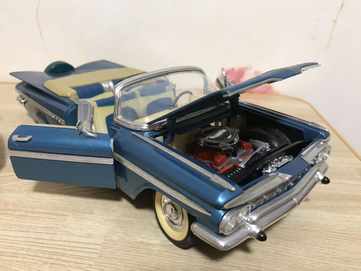 送料無料　1/18 カーチェイス　ミニカーセット　シボレー インパラ ローライダー ポリスカー　CHEVROLET IMPALA LOW RIDER POLICE CAR SET_画像3