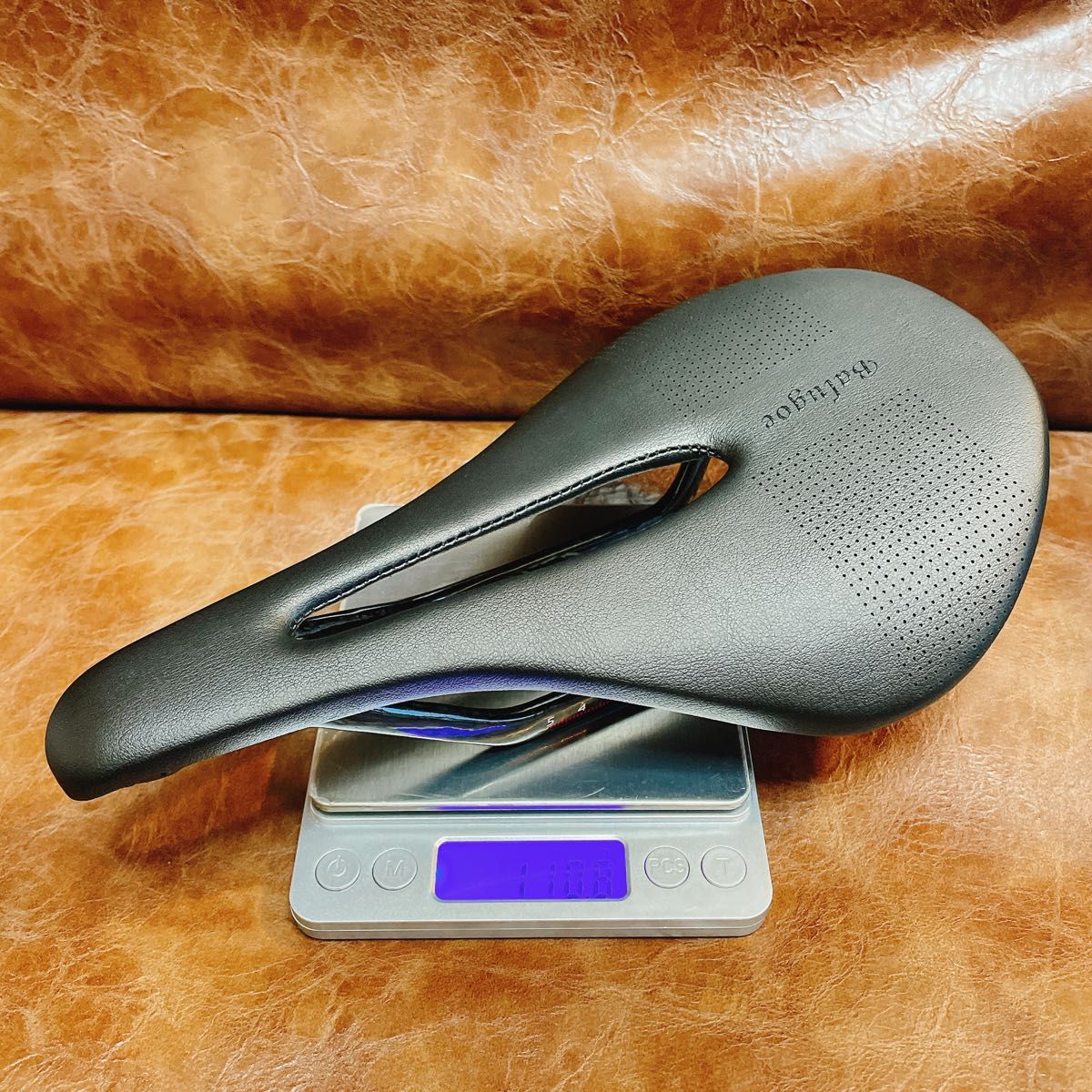 超軽量 カーボンショートサドル 新品未使用|Yahoo!フリマ(旧 超軽量 カーボンショートサドル 新品未使用|Yahoo!フリマ(旧