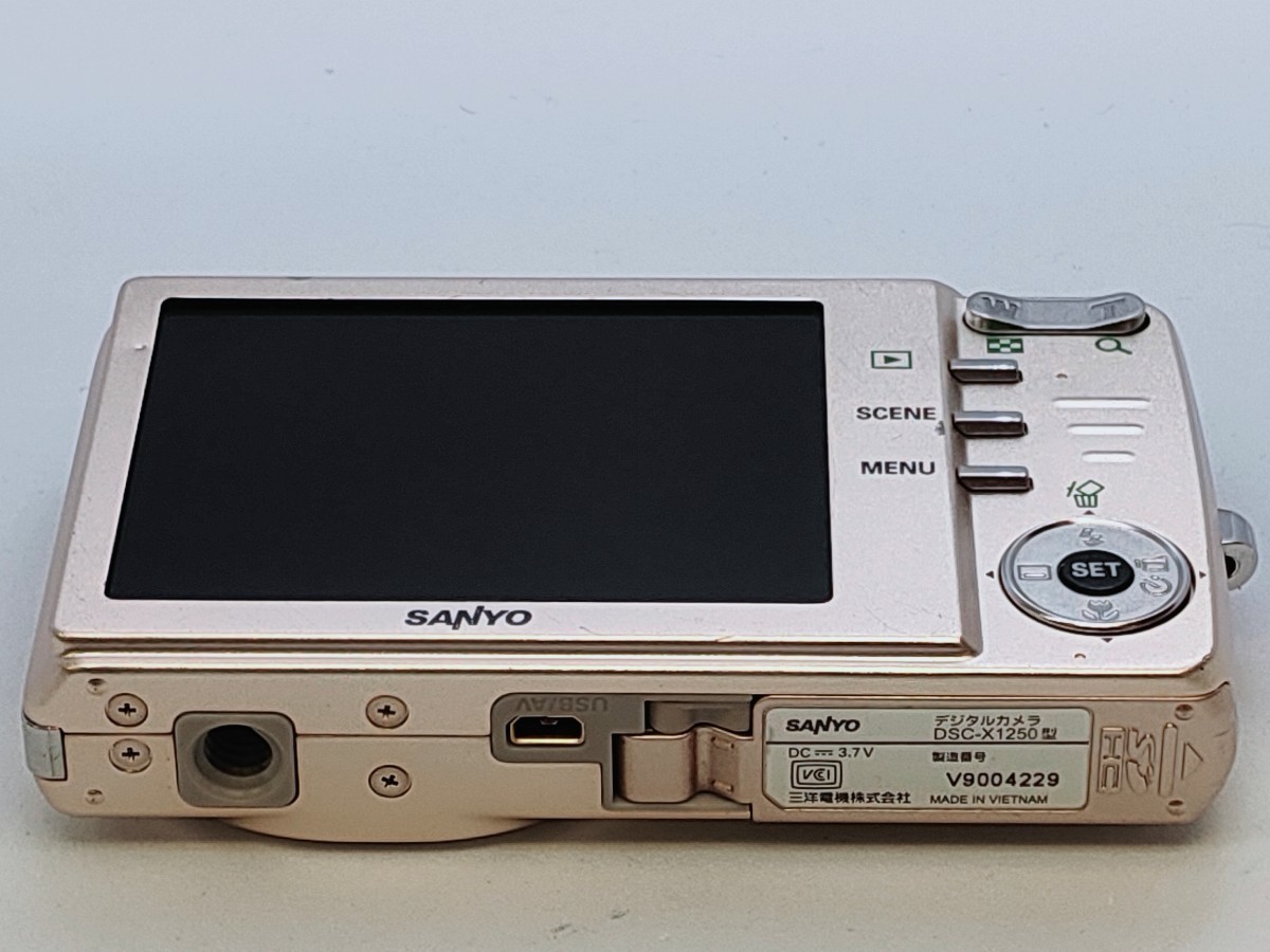 4229 【動作品】SANYO 三洋 DSC-X1250 コンパクトデジタルカメラ 動作確認済み バッテリー付き_画像8