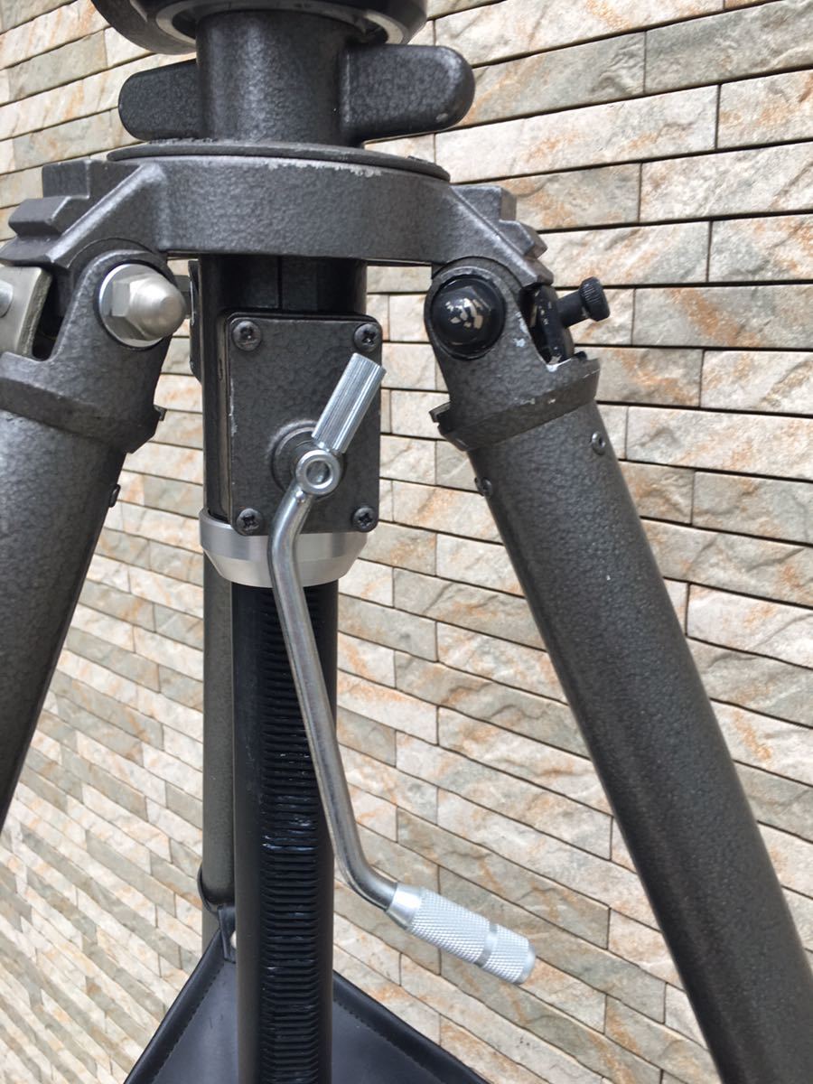 10200円 中古。ジッツオ GITZO 大型三脚 5型3段 フランス製 管理 10200円 中古。ジッツオ GITZO 大型三脚 5型3段 フランス製 管理