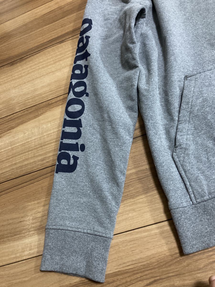 patagonia パタゴニア p6 スエットパーカー　厚手　肉厚　２０１９年製 ＧＬＨ　グレー　レギュラーフィット　Ｓサイズ　美品_画像5