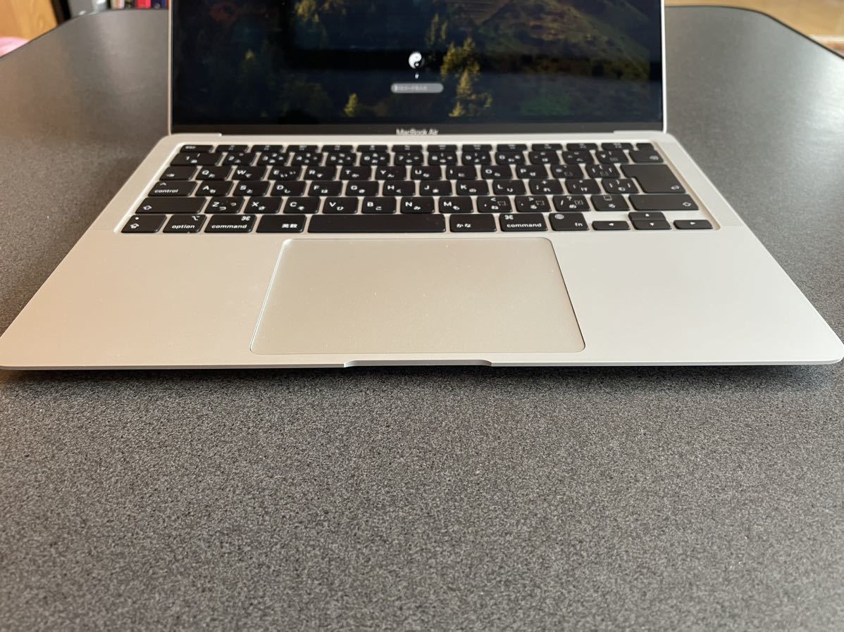 M1 MacBook Air 13.3インチ 8GB 256GB SSD ケース/キーボードカバー/スタンド付き 箱・付属品_画像4