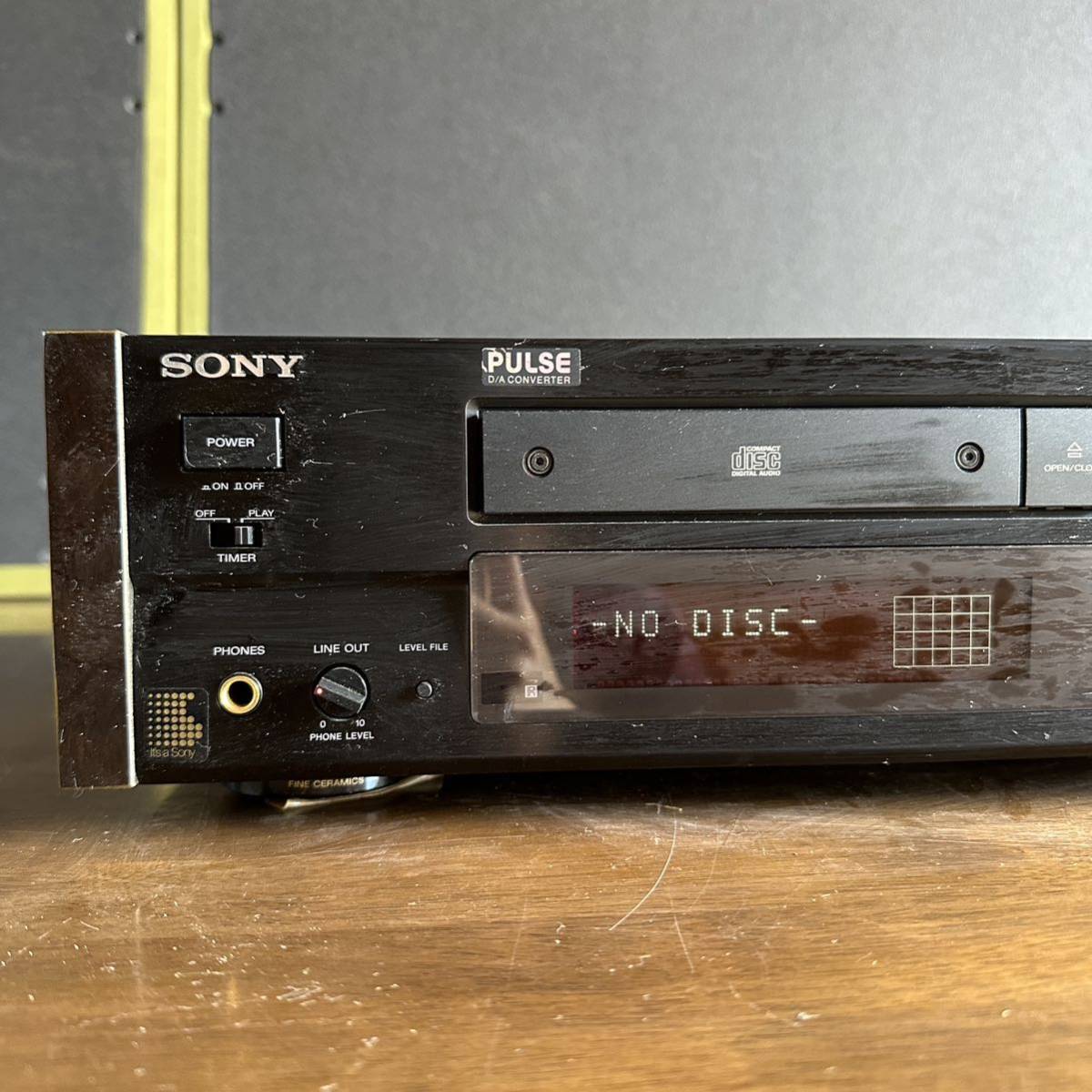 【通電確認済】SONY ソニー CDプレーヤー CDP-X555ES ブラック ESシリーズ　_画像2