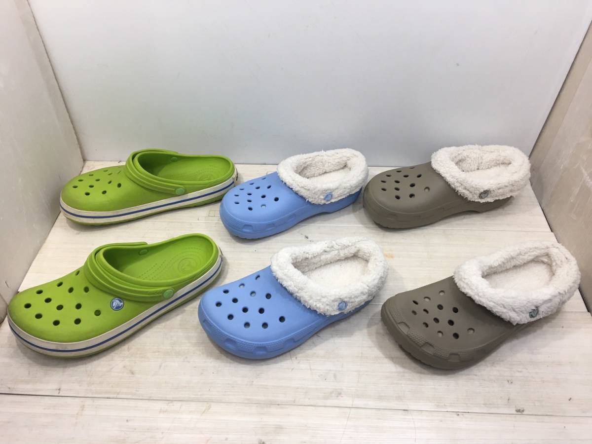 送料無料S78957 crocs クロックス サンダル 3点セット メンズ靴 24•26•27㎝ ボアサンダル 　まとめ_画像1