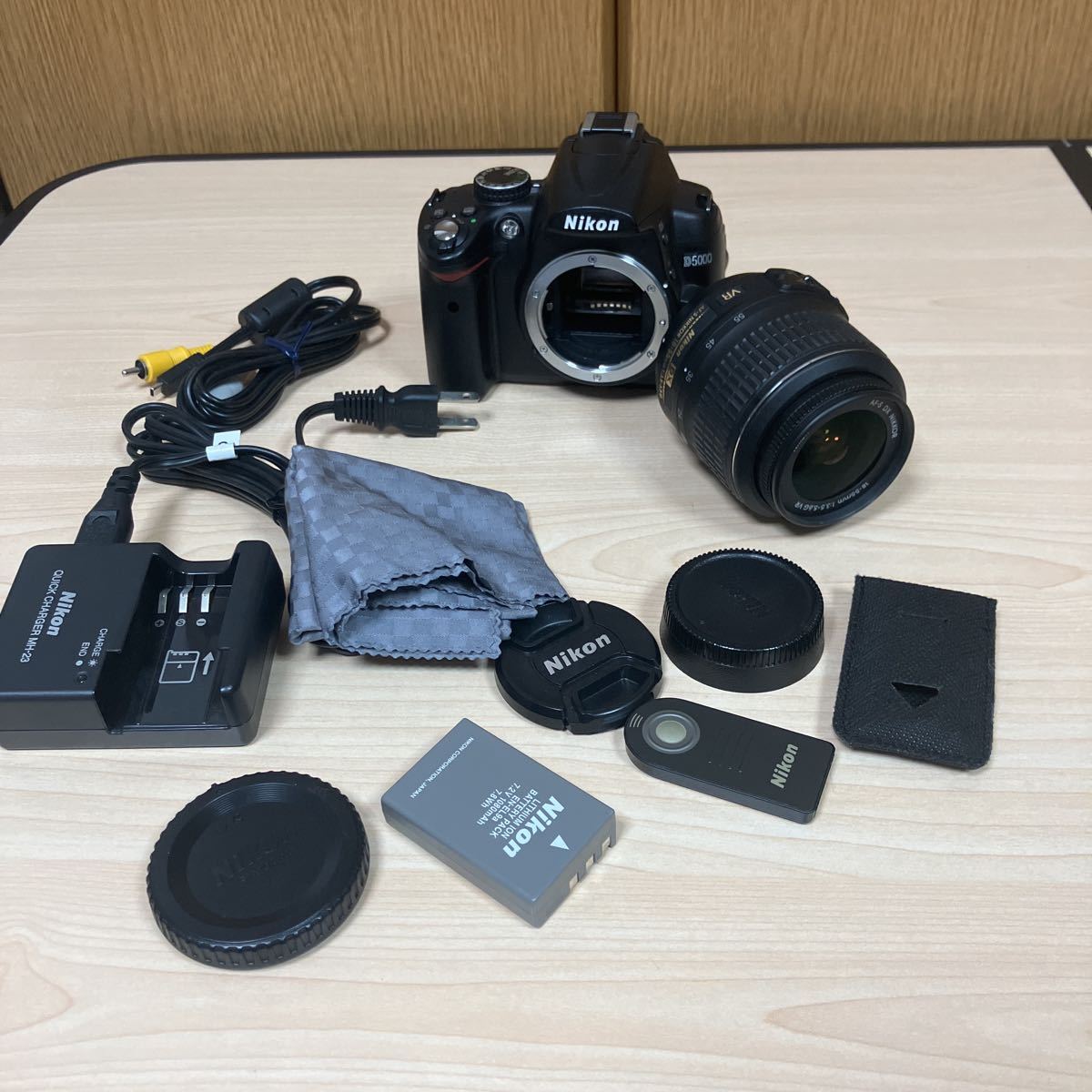 素晴らしい外見 Nikon D5000 デジタルカメラ 763 ニコン - todaiya.com
