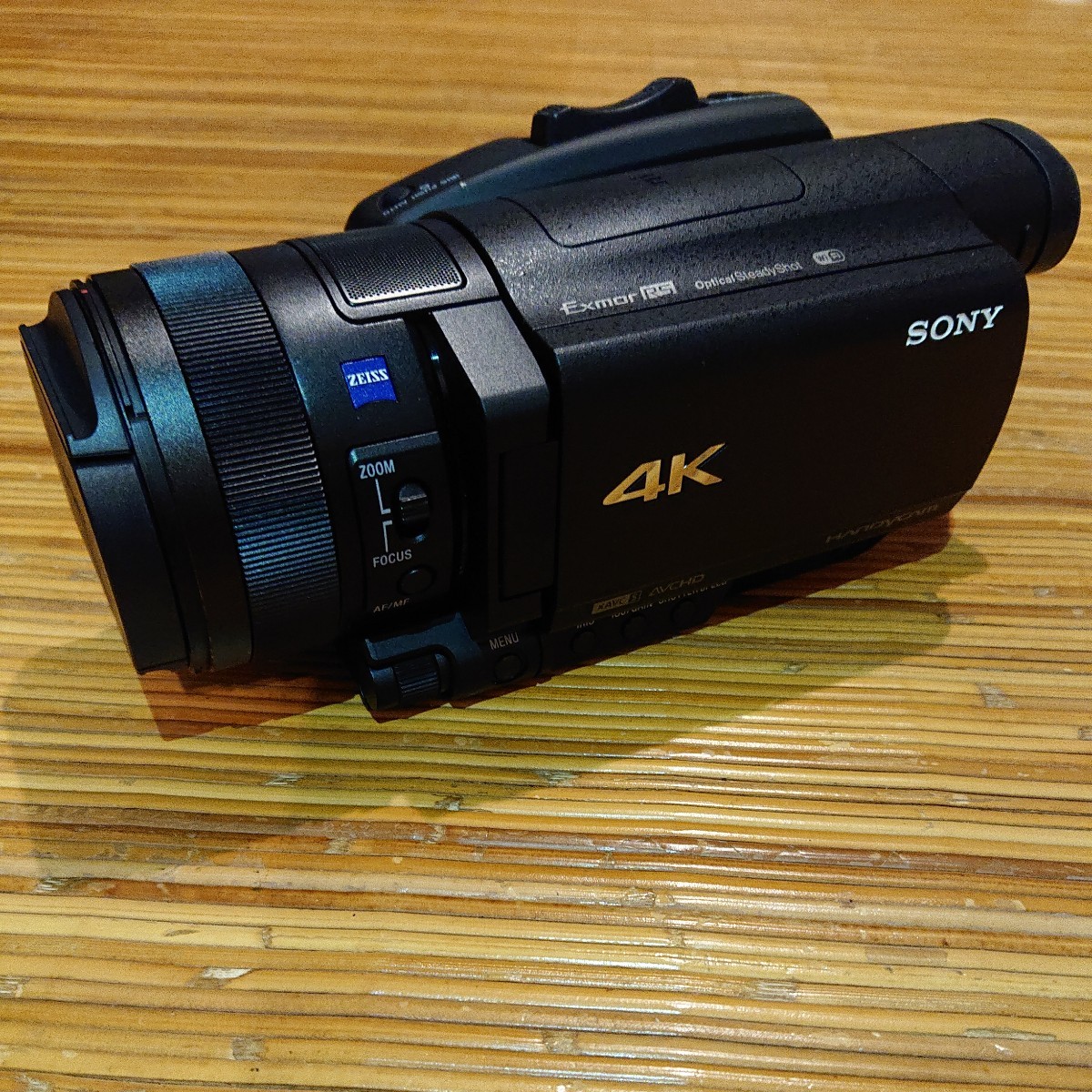 SONY ハンディカム デジタル4KビデオカメラFDR-AX700とキャリングケースLCS-U30とバッテリーパックNP-FV100AとガンマイクNP-FV100Aのセット_画像2