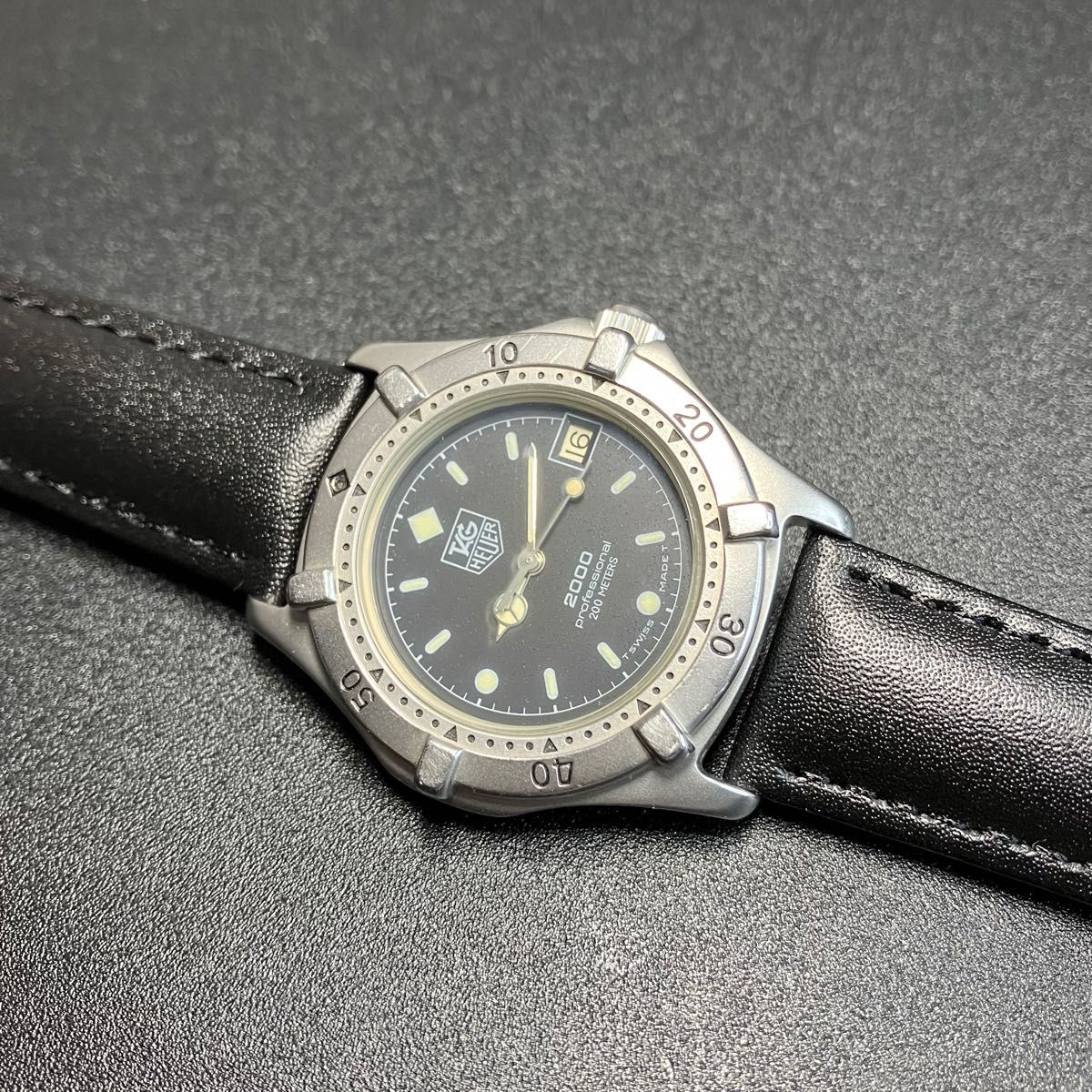 【良品 正規品】タグホイヤー メンズ腕時計 ブラック プロフェッショナル 2000シリーズ 可動品 【2310Ss3】