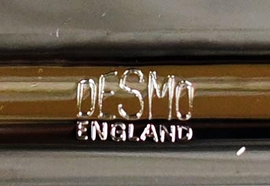 106586 英国 「DESMO」 ENGLAND BADGE CLIP　デスモ バッジクリップ エンブレム　バー　 カーバッチ クラシックカー _画像6