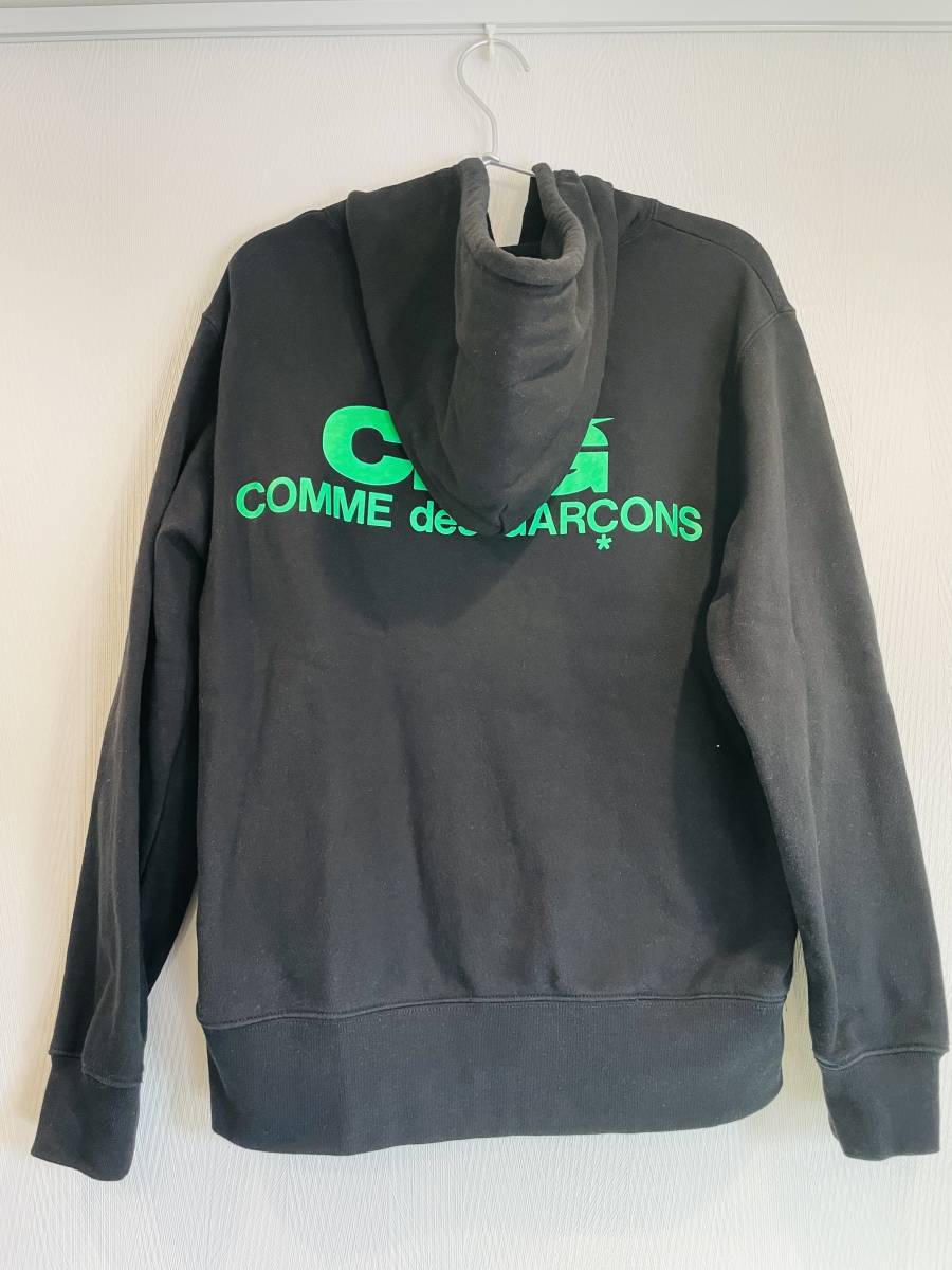 コムデギャルソン CDG フーディ パーカ ジップ 蛍光ロゴ グリーン Mサイズ comme des garcons 中古 状態良好 送料無料_画像1