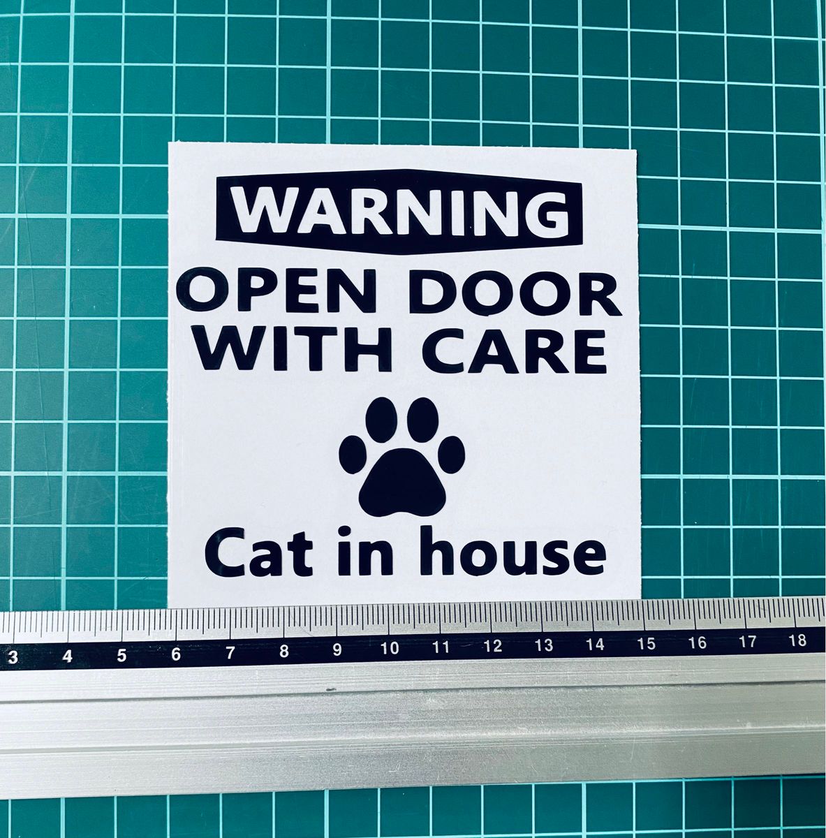warning!cat in houseステッカー2（色変更可能） カッティングステッカー