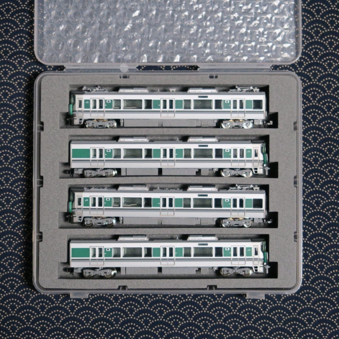 100均のケースを使ったNゲージケース(20～21M級4両)2個セット - 鉄道模型