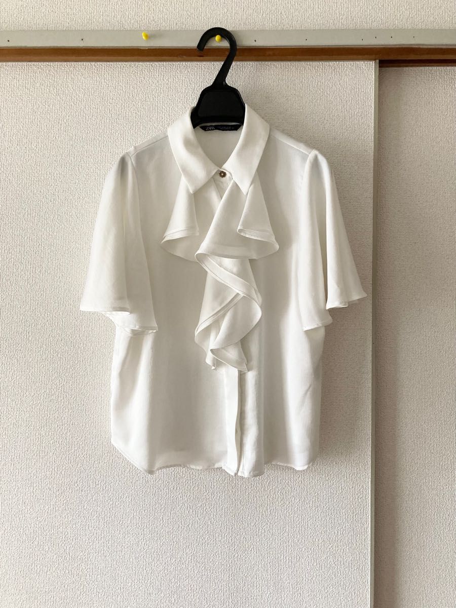 美品】ZARA サテンフリルシャツ 今期品|Yahoo!フリマ(旧PayPay 美品】ZARA サテンフリルシャツ 今期品|Yahoo!フリマ(旧PayPay